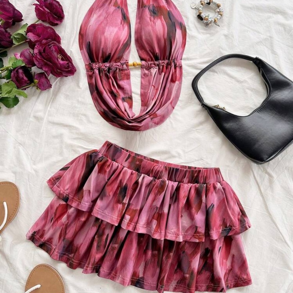 2-Piece Set V-Neck Hollow Halter Backless Crop Top And Mini Skirt